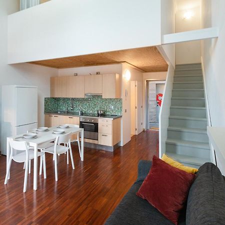 White And Brown Exclusive Loft With Terrace - Free Parking - M2 Station Apartment Milan Exterior photo